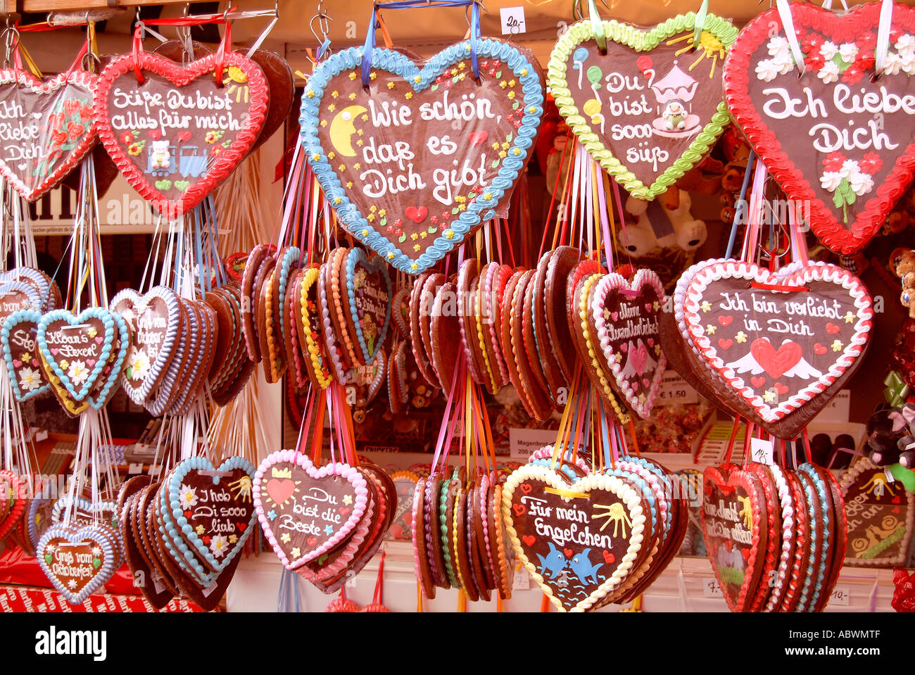 Oktoberfest Gingerbread Hearts Stockfotos & Oktoberfest Gingerbread
