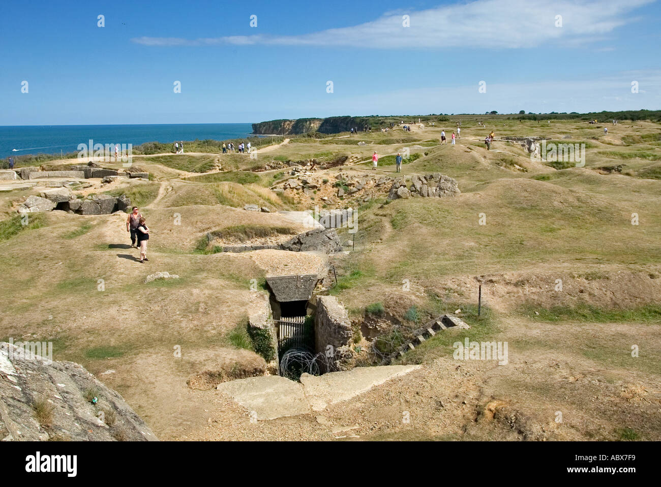 Schlacht Pointe du Hoc eine heftige WW2 Schlachtfeld am D-Day in der Normandie Frankreich Europa gezeichnet Stockfoto
