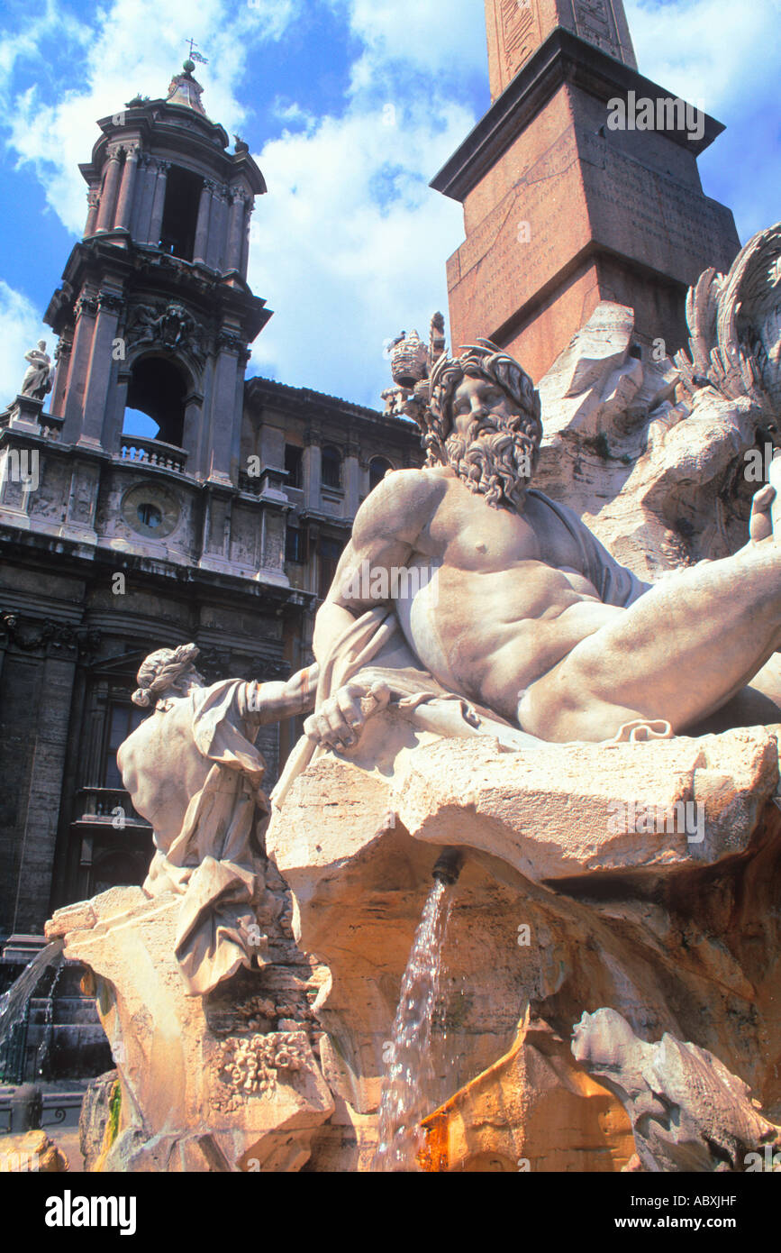 Rom Italien die Piazza Navona der Brunnen der vier Wasserläufe Fontana dei Quatro Fiume Bernini. Historische römische Antike auf einem alten Platz. Europa Stockfoto