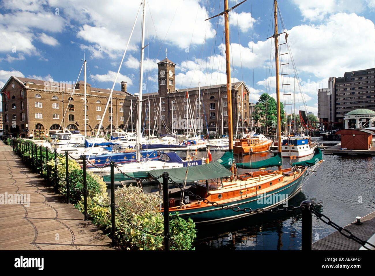 St Katherines Dock in London. Stockfoto