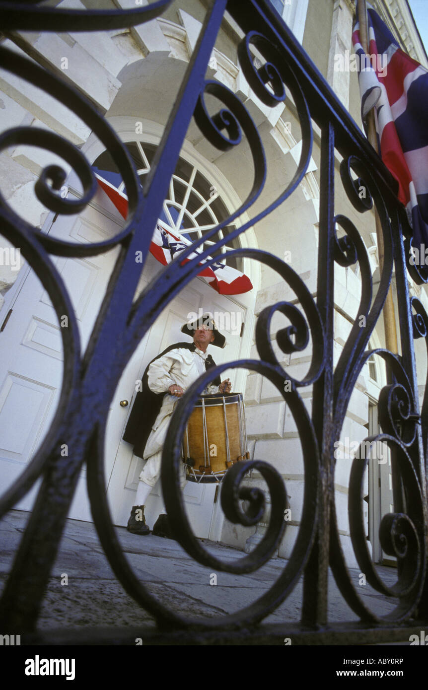 Charleston SC South Carolina König Street Niles Brewton Haus 1765 georgische Architektur Reenactor Soldat Schlagzeuger Trommel Stockfoto