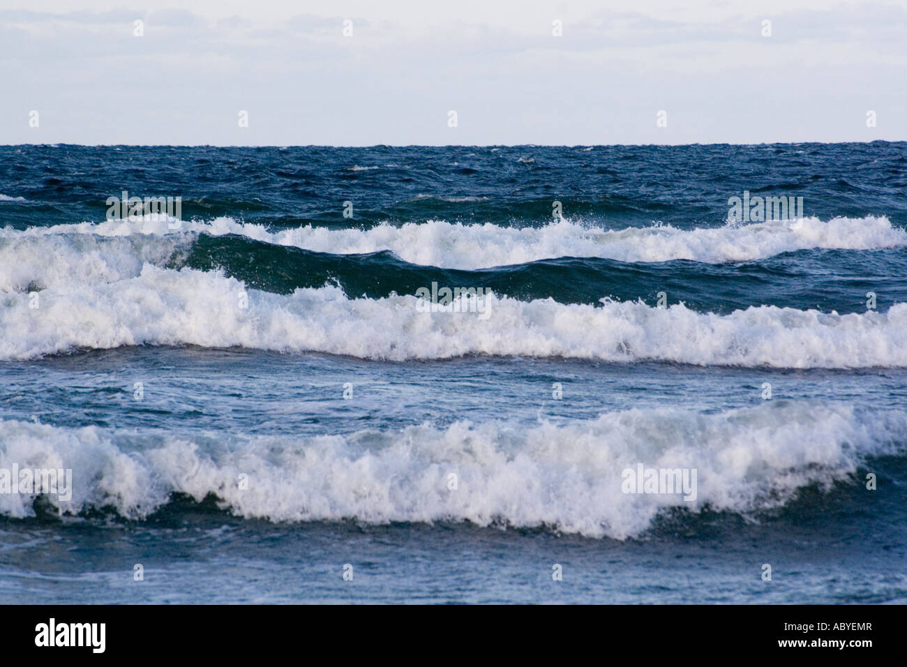 Meereswellen An Der Kuste Ostsee Polen Wellen Im Ozean Stockfotografie Alamy