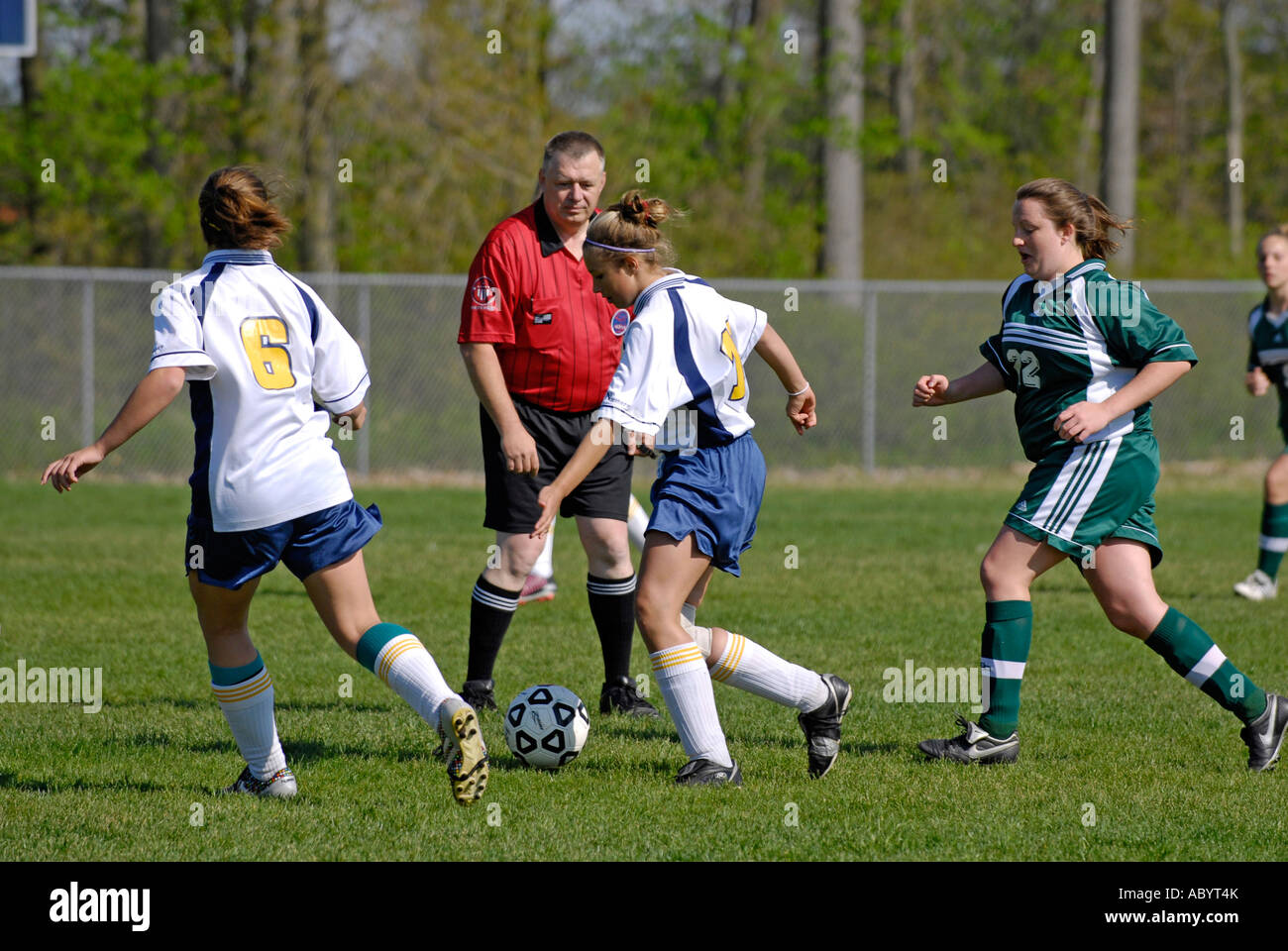 Mädchen Gymnasium Fußball Aktion Stockfoto