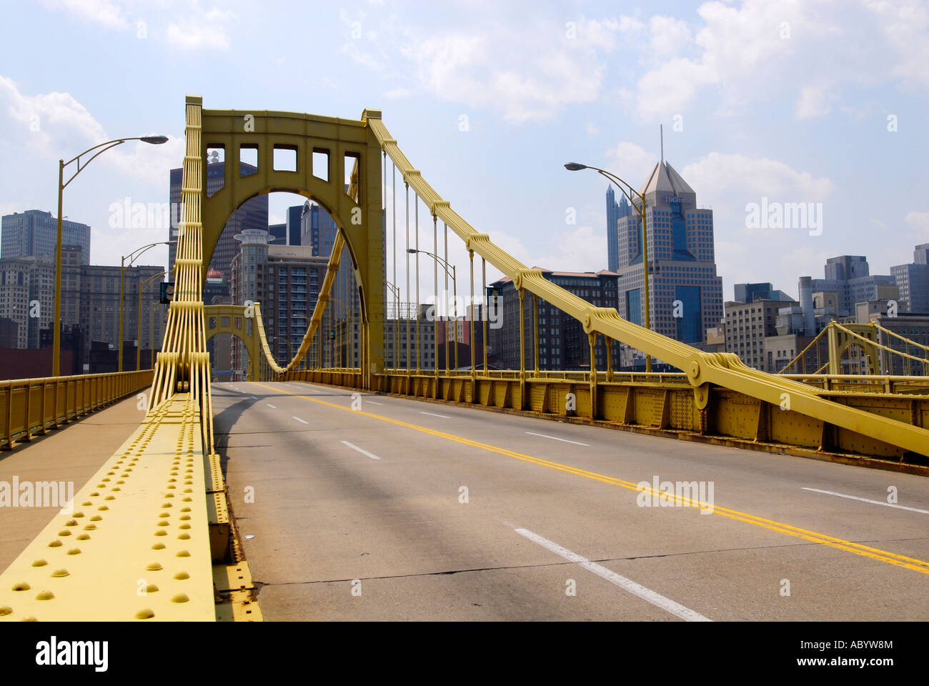 Die Sixth Street Bridge ist eine von vielen den Allegheny River in der Stadt Pittsburgh Pennsylvania Pa USA überqueren Stockfoto