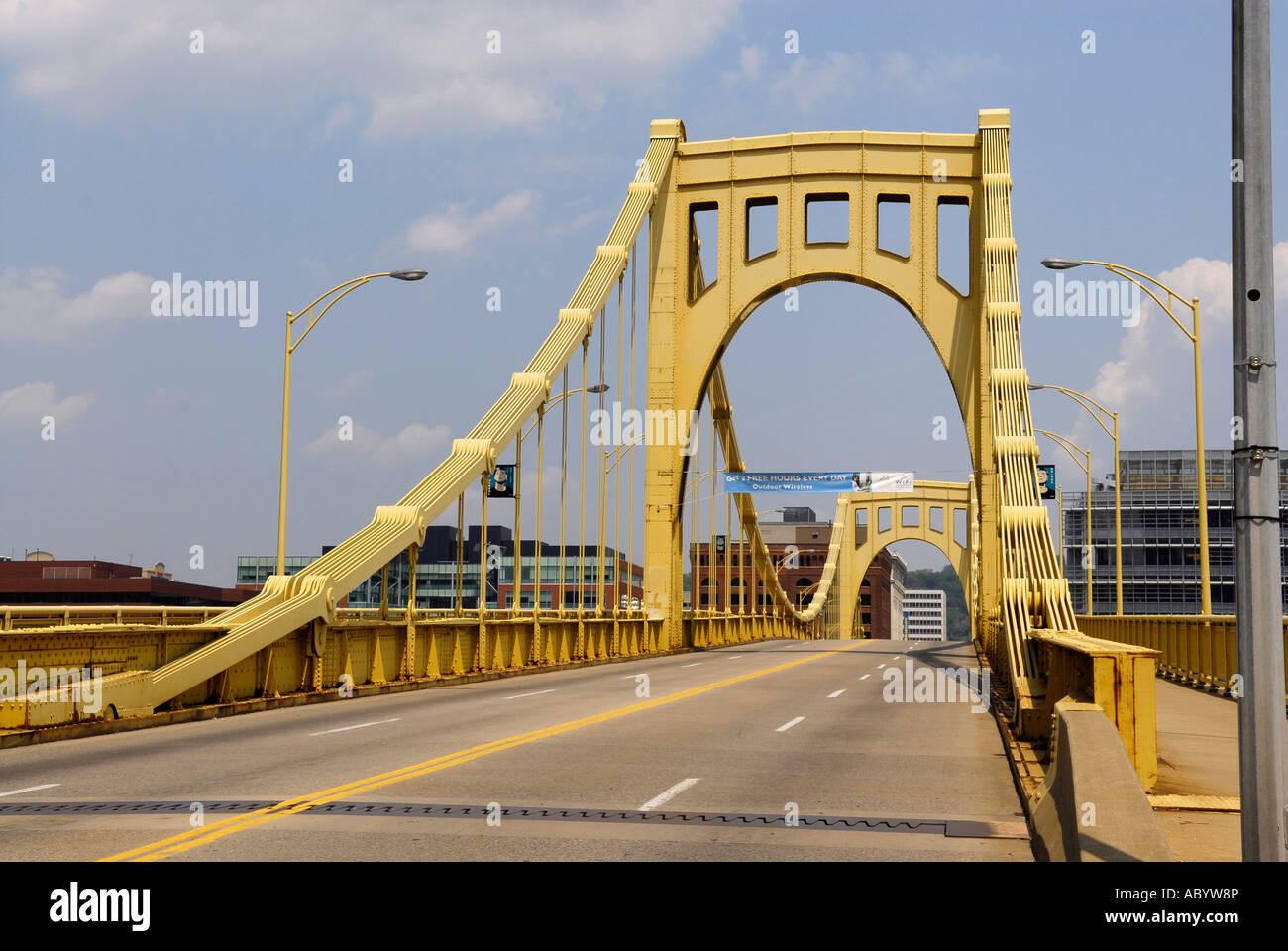 Die Sixth Street Bridge ist eine von vielen den Allegheny River in der Stadt Pittsburgh Pennsylvania Pa USA überqueren Stockfoto