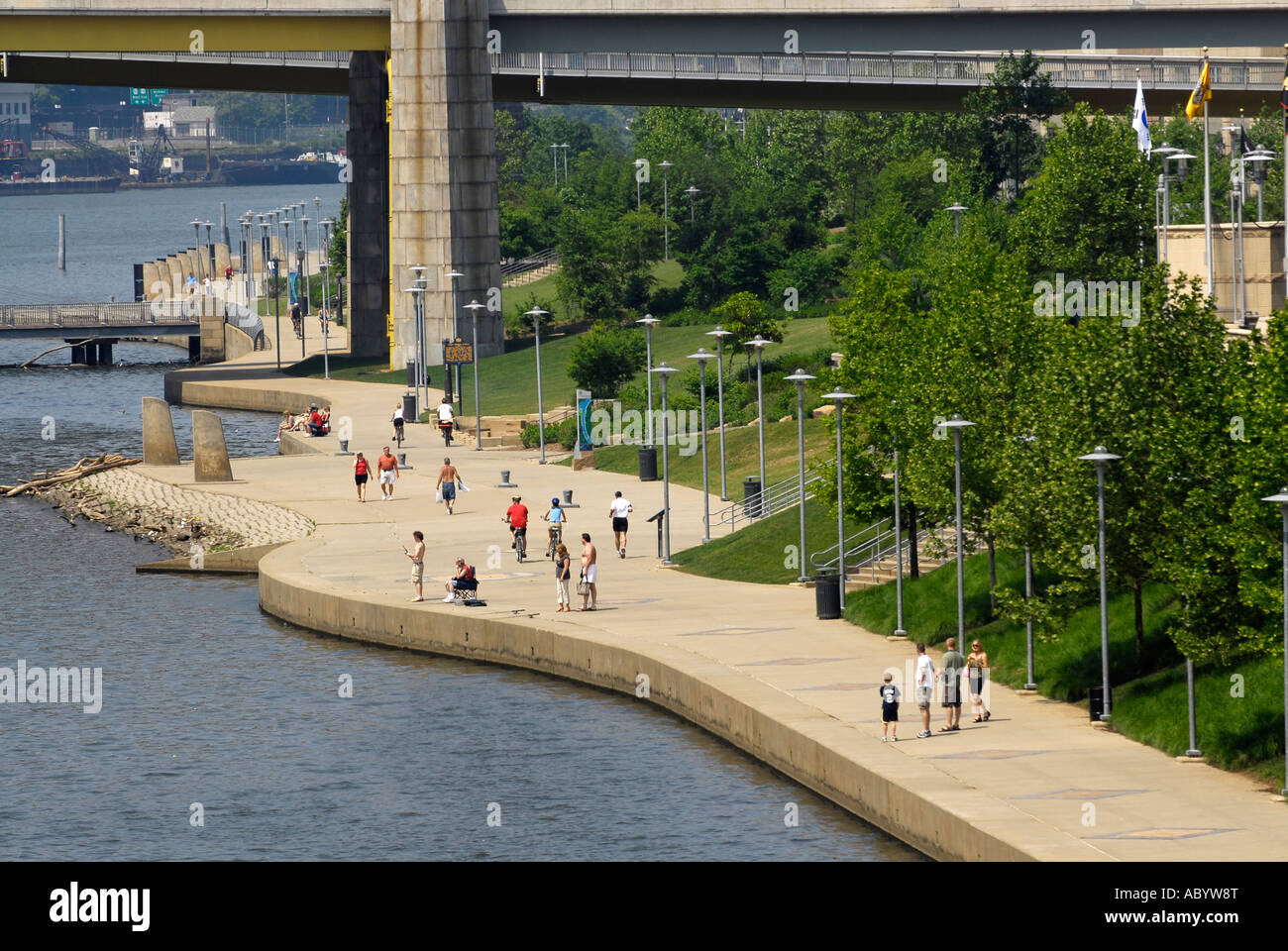 North Shore Trail in den Allegheny River Park in der Stadt Pittsburgh Pennsylvania Pa USA Stockfoto