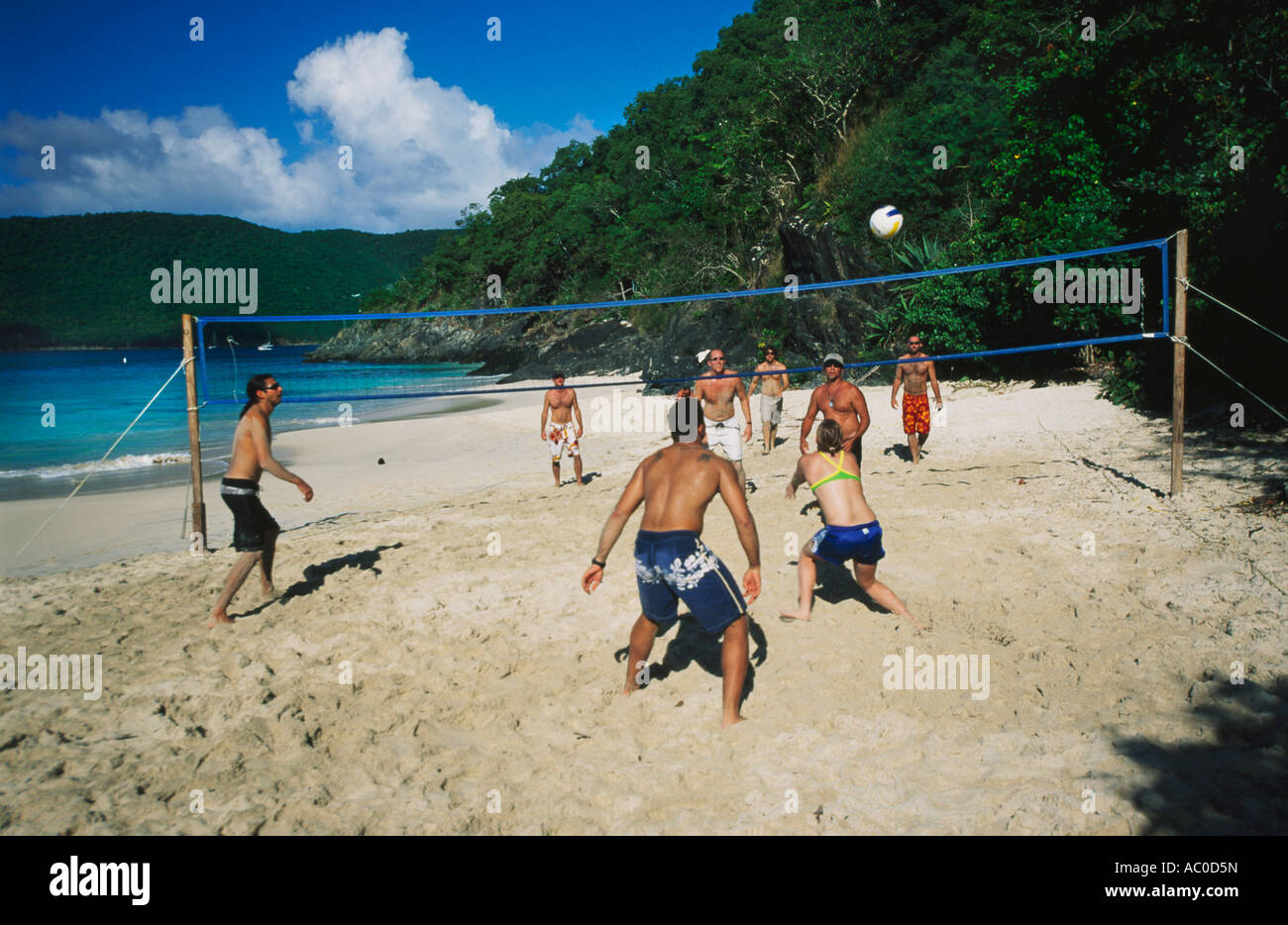 Volleyball auf Trunk Bay befindet sich eine der weltweit schönsten