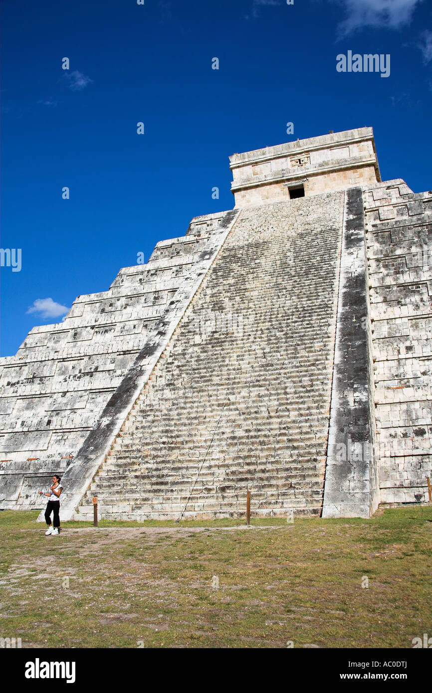 El Castillo, Pyramide des Kukulkan, archäologische Stätte Chichen Itza, Bundesstaates Chichen Itza, Yucatán, Mexiko Stockfoto