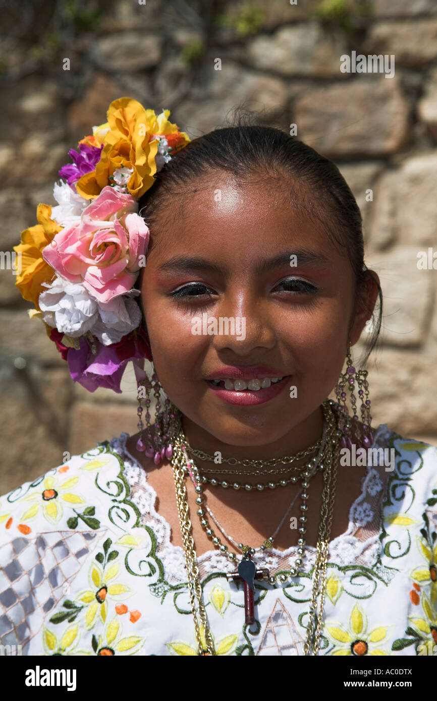 Mexikanische Mädchen tragen Tracht, Mexiko Stockfoto