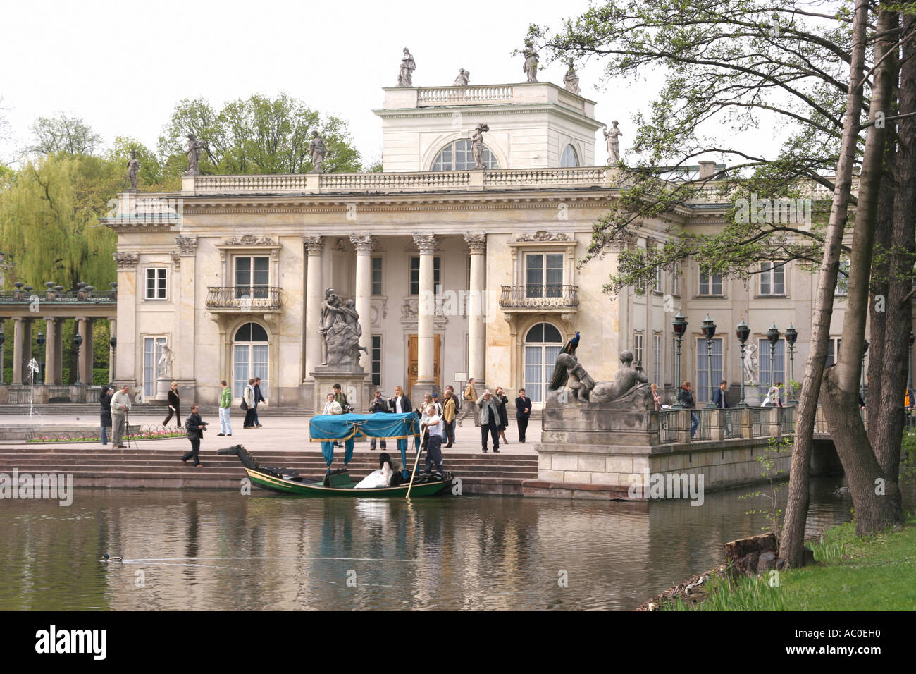Palast auf dem Wasser im Royal Lazienki-Park in Warschau, Polen Stockfoto