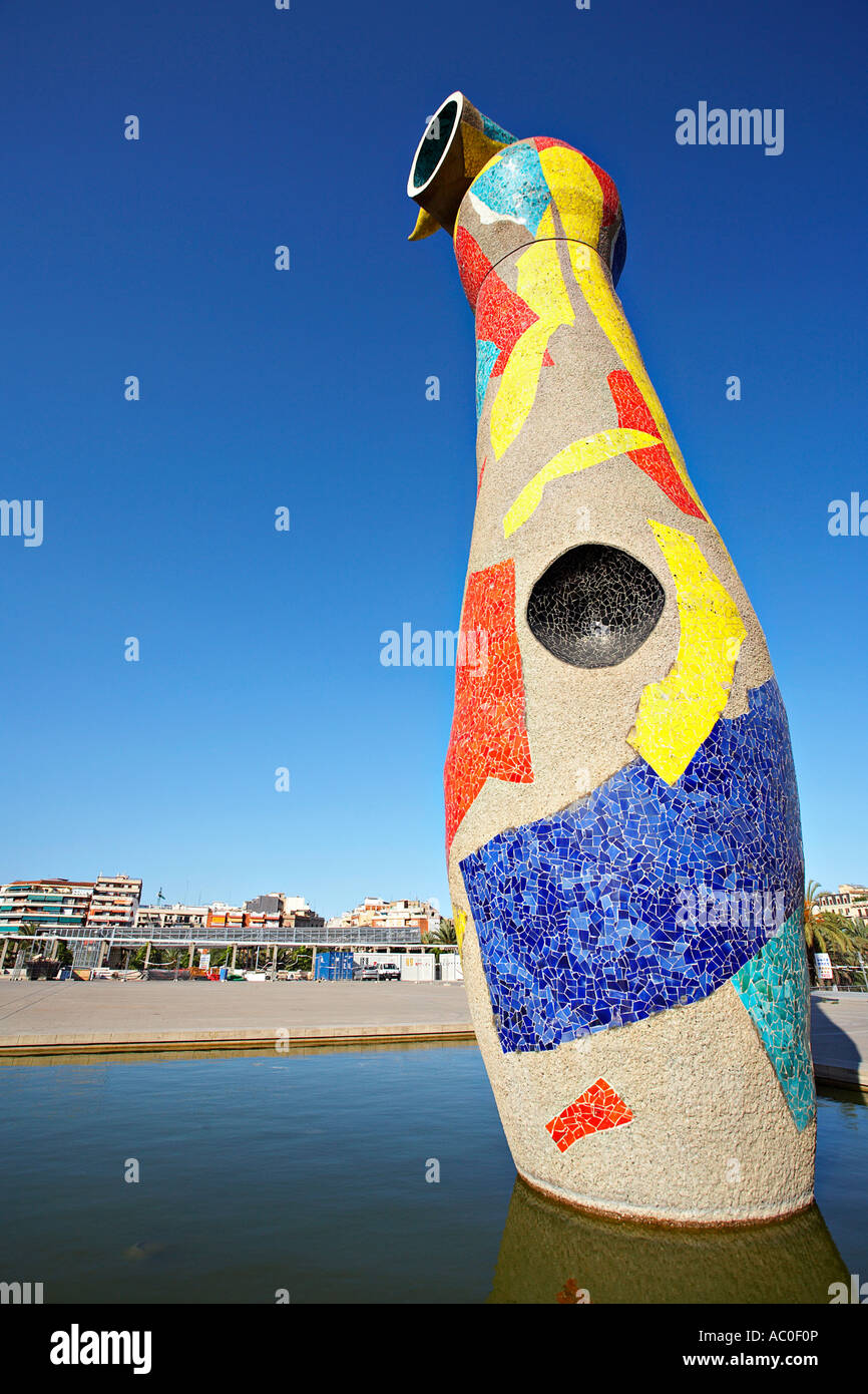 Joan Miro Statue Mujer y Pajaro, Barcelona, Spanien. Stockfoto