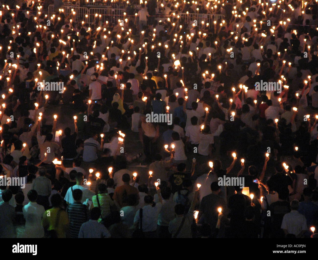 Kerzenlicht-Mahnwache am 4. Juni 2007 in Hongkong, 18. Jahrestag des Tiananmen-Massakers Stockfoto