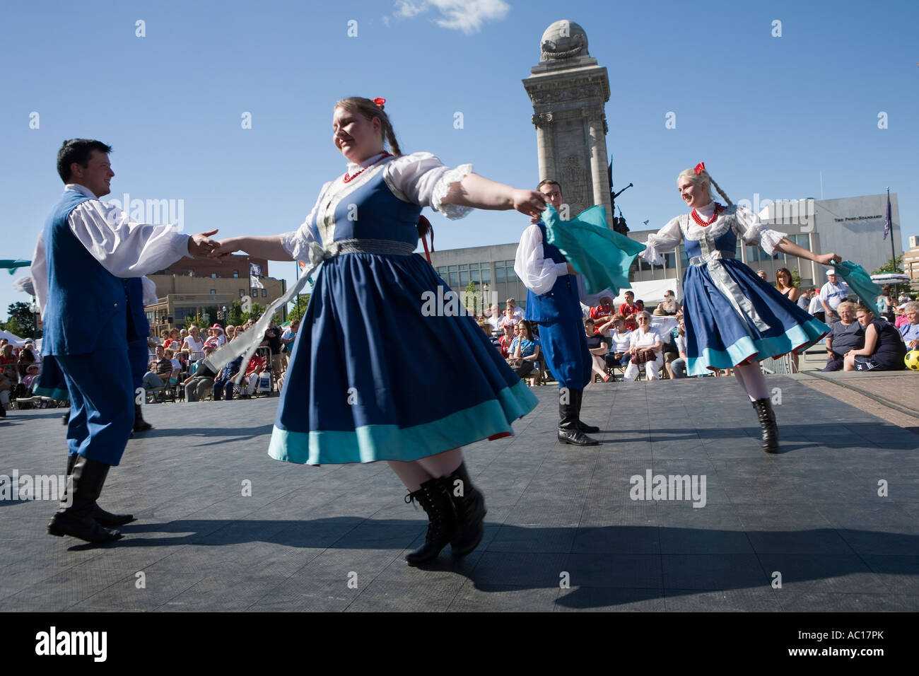 Traditioneller Volkstanz-Truppe beim polnischen Festival in Clinton Square Syracuse New York Stockfoto