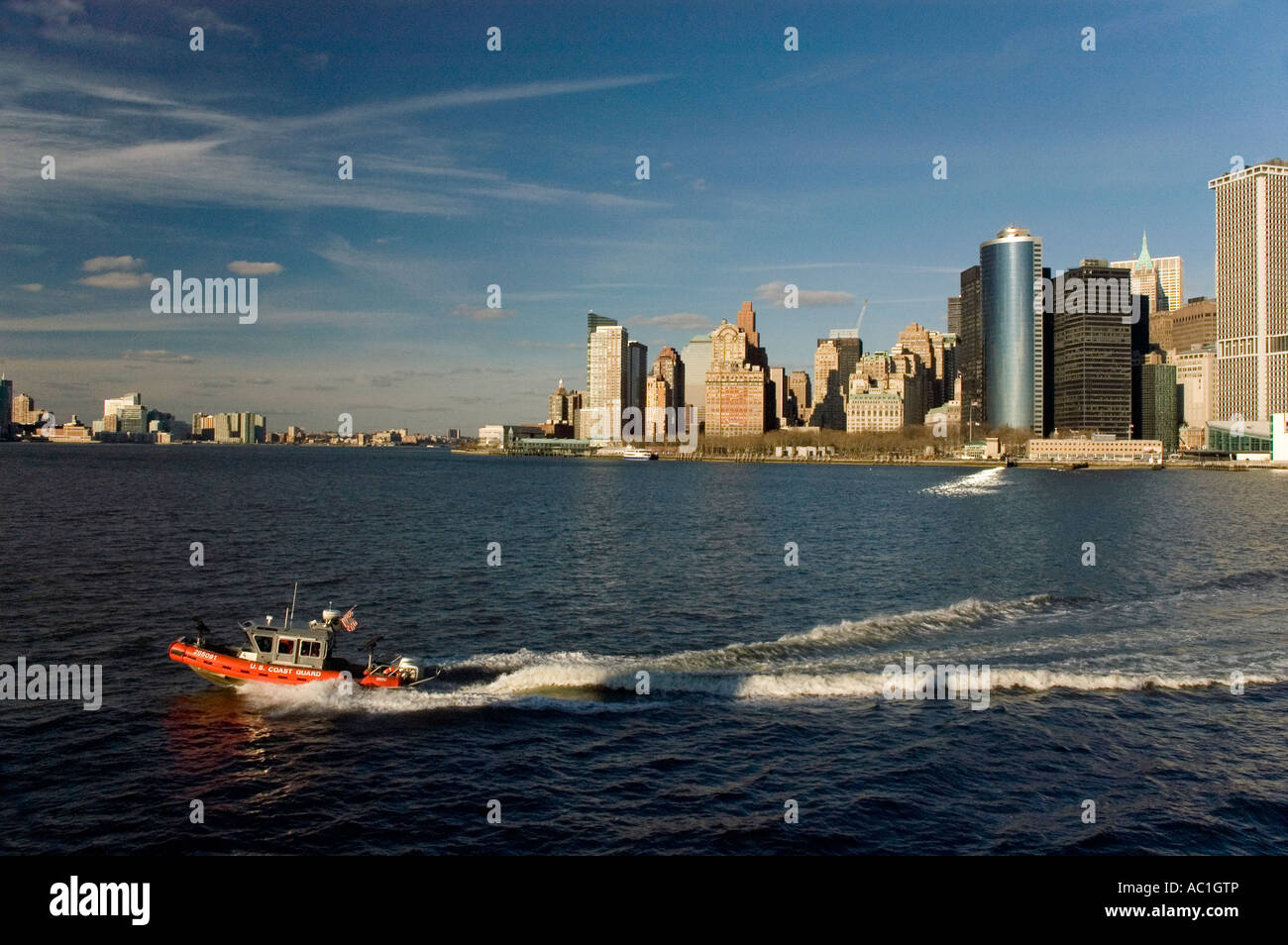 US-Küstenwache patrouillieren Upper New York Bay Stockfoto