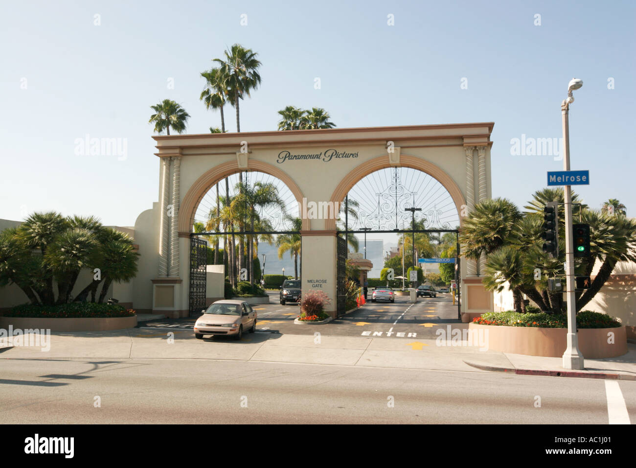 Hollywood Kalifornien USA größter Film Film TV Fernsehen Studio Art-Deco-Eingang Bogen Bögen Stockfoto