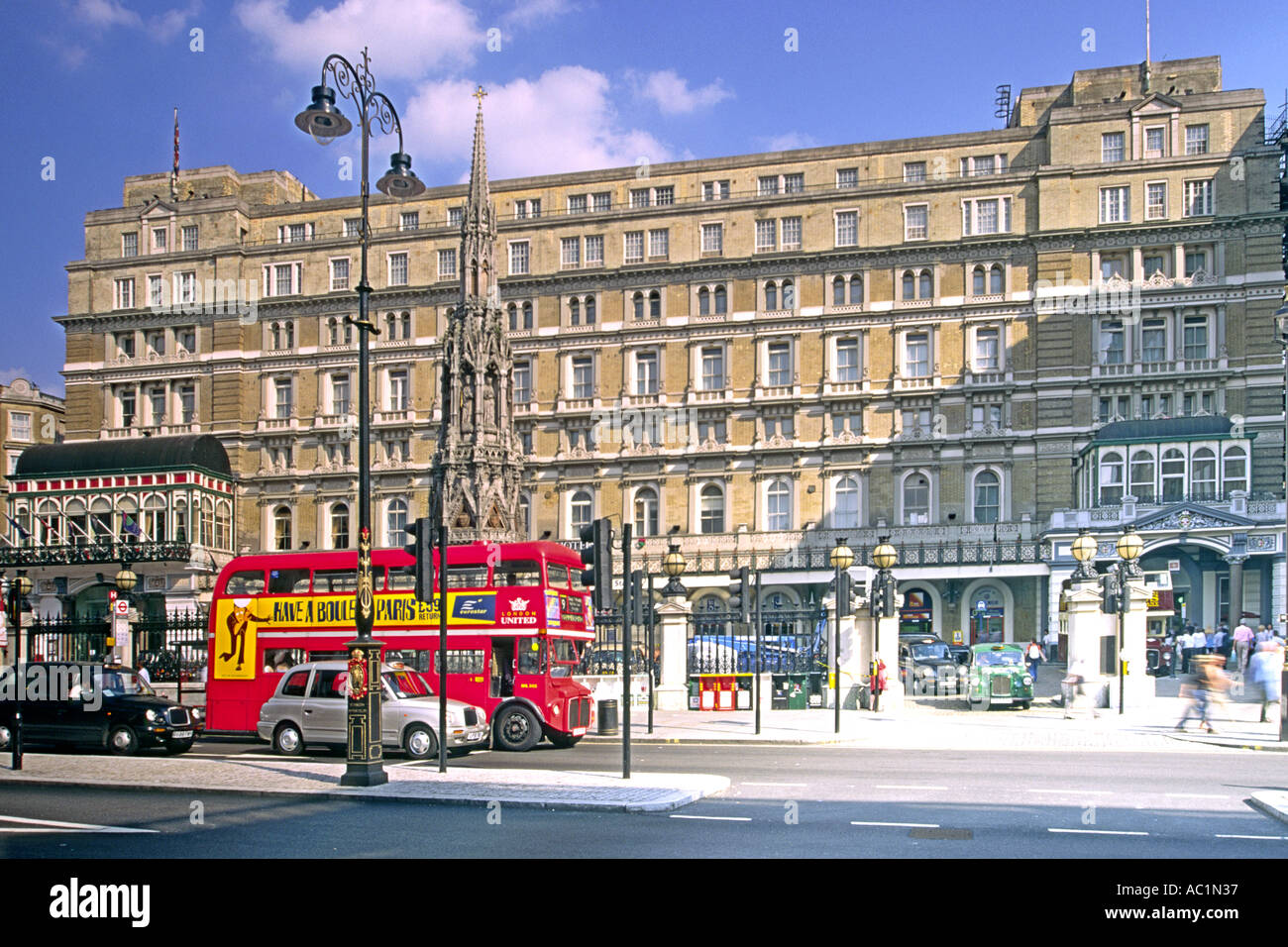 Die Charing Cross Hotel Und Bahnhof Eingang In London