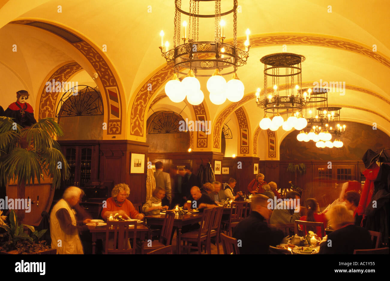 Berühmtes Restaurant Auerbachs Keller an der Maedlerpassage Leipzig