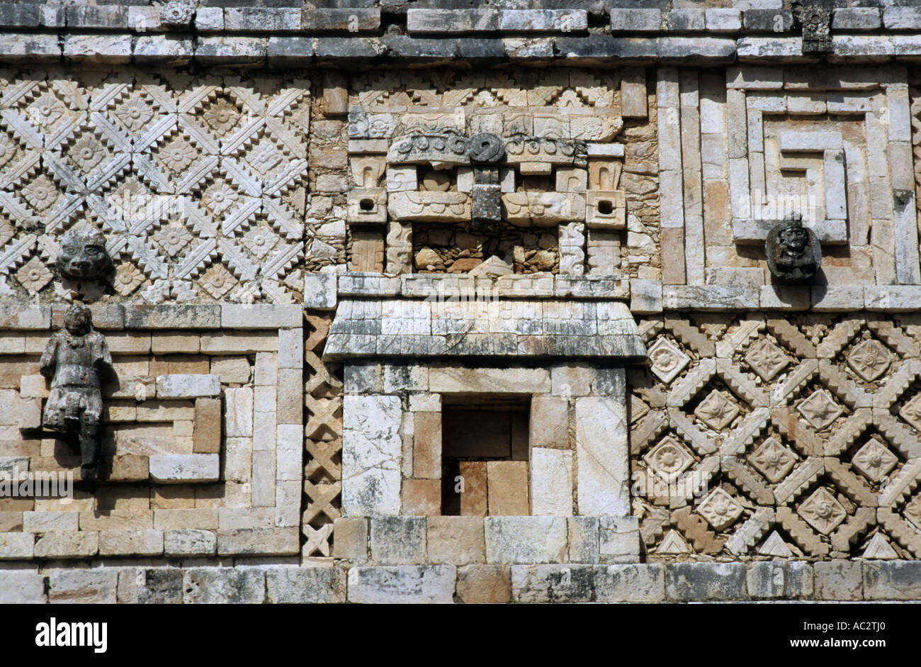 Mexiko Yucatan Zustand Uxmal Ornamentik an das Nonnenkloster Viereck geformt Stockfoto
