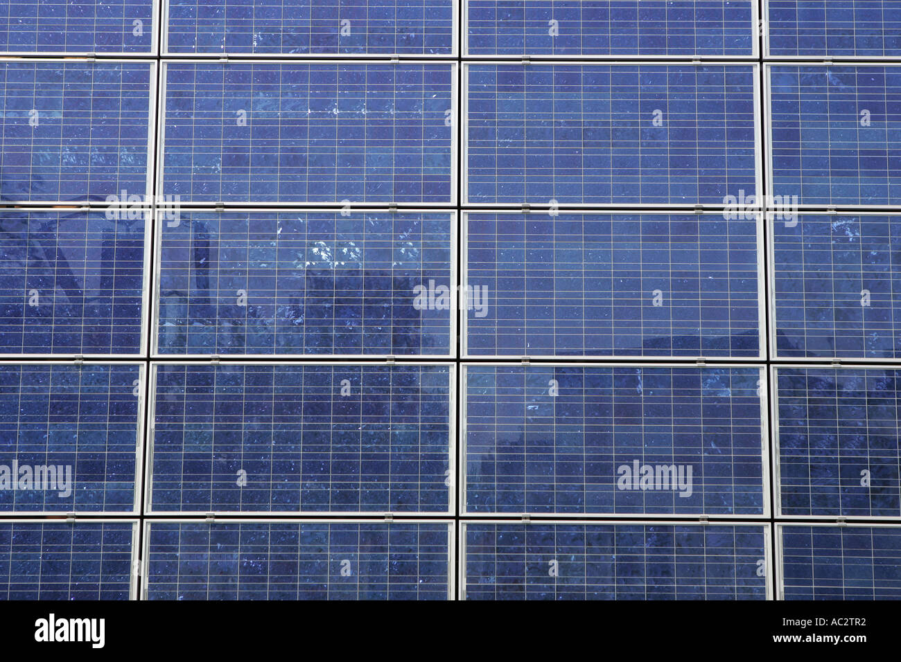 DEU, Deutschland, Herne: Rkuit Unternehmen, Bürogebäude. Solar Engergy Zellen Stockfoto