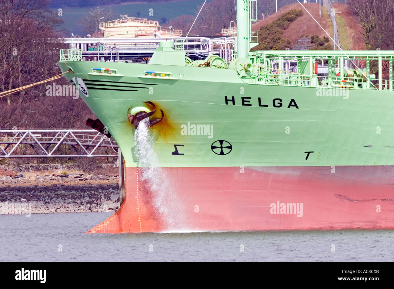 LPG-Träger Helga festgemacht im Firth of Forth-Schottland Stockfoto
