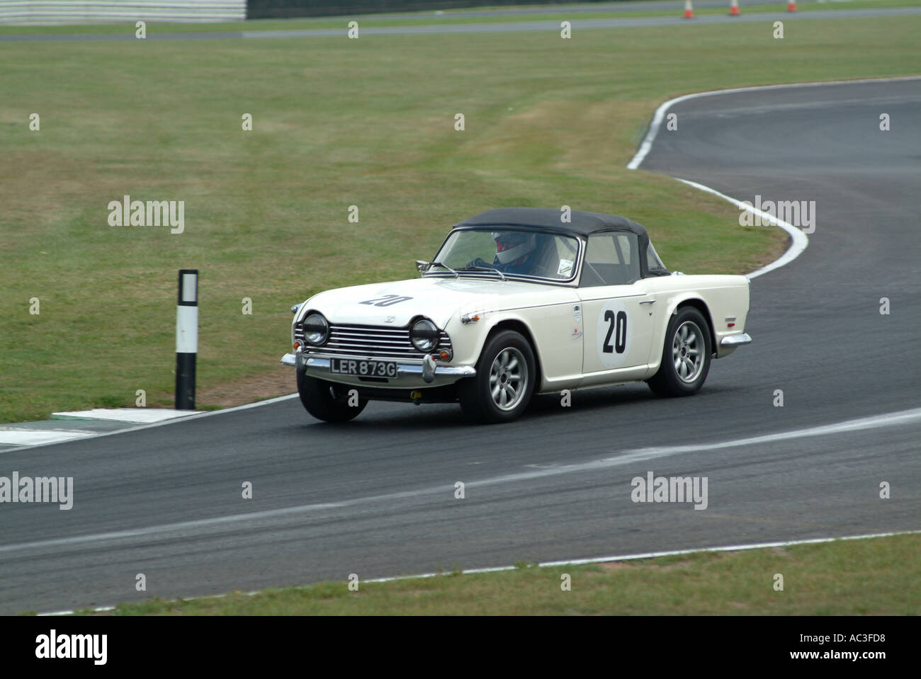 Triumph TR5 Sportwagen am Oulton Park Motor Racing Circuit Cheshire England Vereinigtes Königreich UK Stockfoto