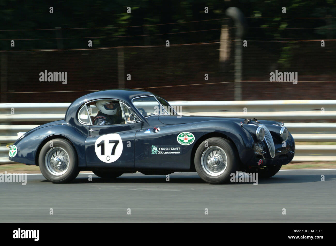 Jaguar XK120 Sportwagen am Oulton Park Motor Racing Circuit Cheshire England Vereinigtes Königreich UK Stockfoto