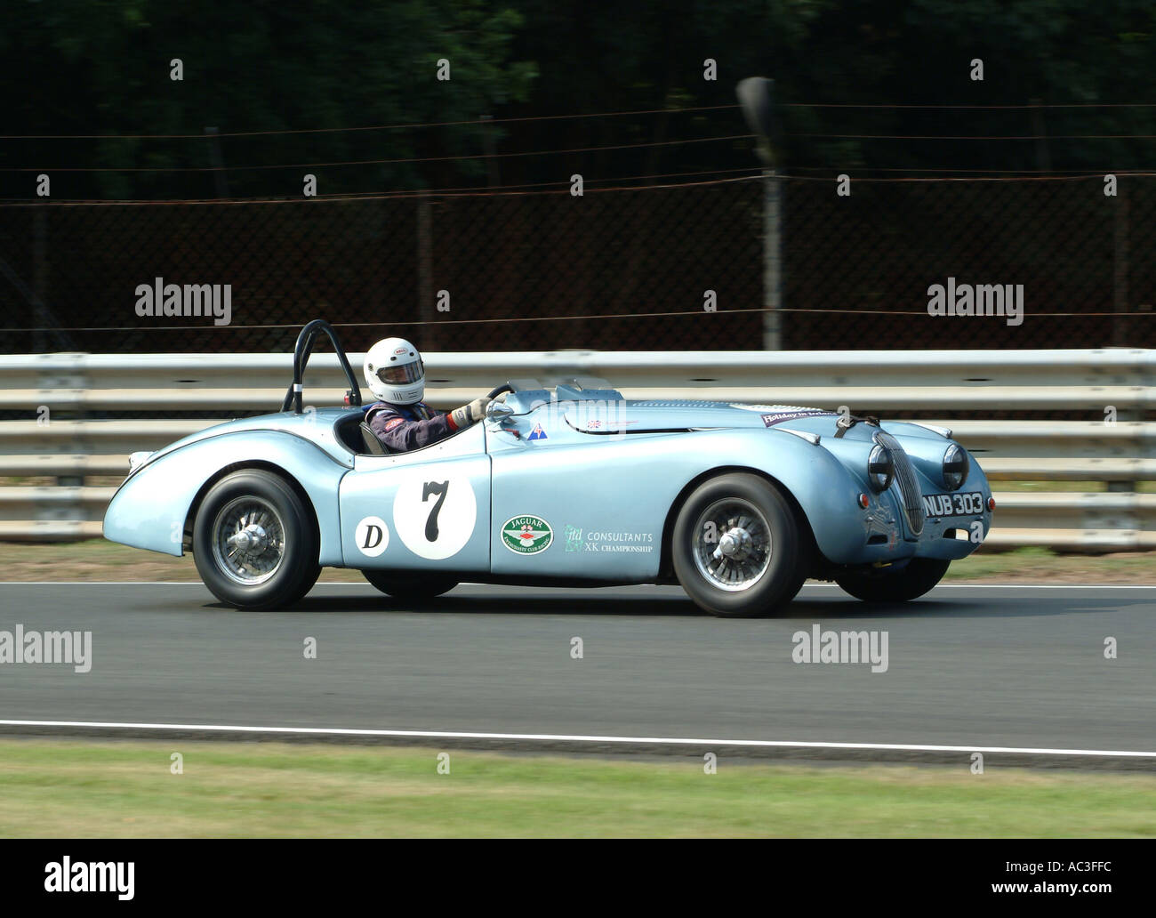 Jaguar XK120 Sportwagen am Oulton Park Motor Racing Circuit Cheshire England Vereinigtes Königreich UK Stockfoto