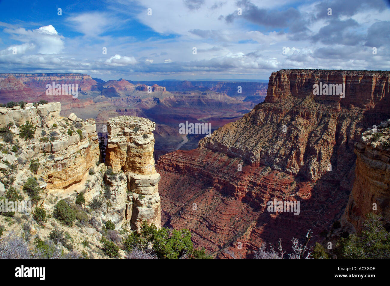 Red Canyon Butte und Spire am South Rim Grand Canyon Arizona USA Stockfoto