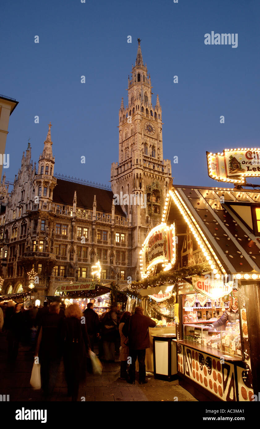 Ladenöffnungszeiten Weihnachten 2022 Bayern Deutschland Bayern Bayern München Marienplatz und Neues Rathaus
