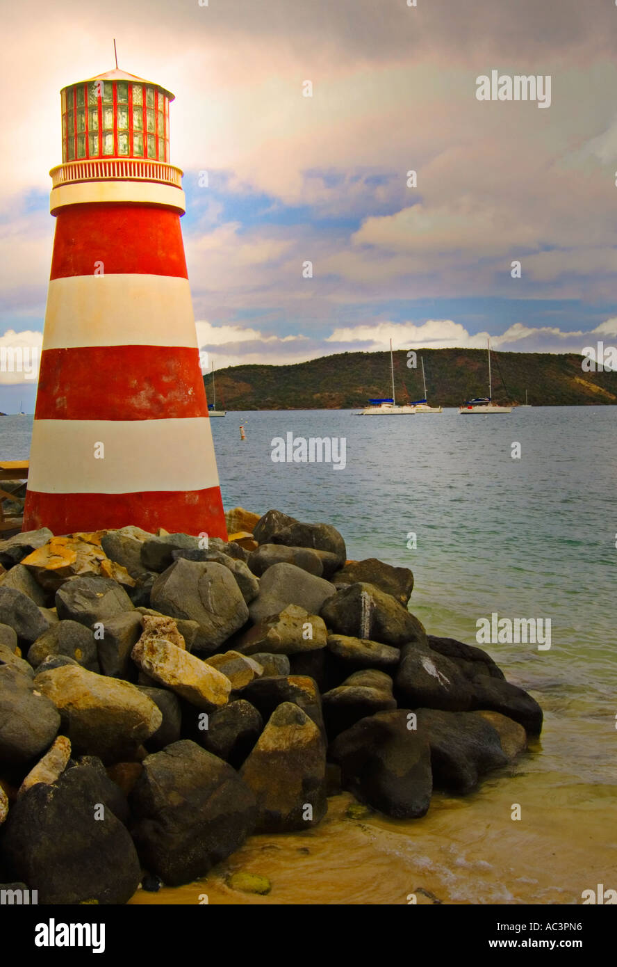 Leuchtturm und Segelboote Stockfoto
