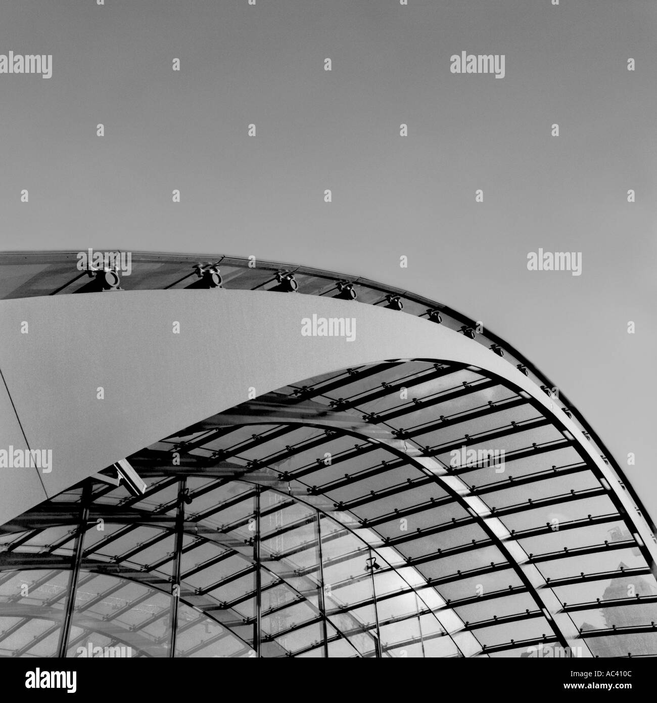 Glasdach des Canary Wharf u-Bahnstation in Docklands London Stockfoto