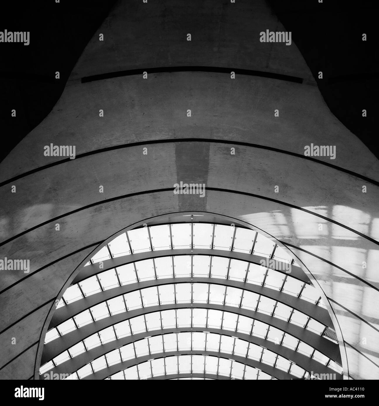 Oberlicht im Dach der Station Canary Wharf Docklands London Stockfoto