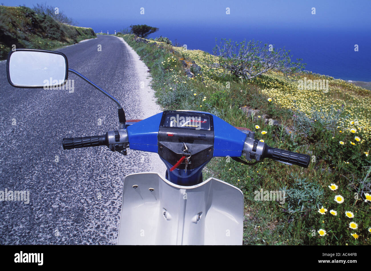 Santorini roller -Fotos und -Bildmaterial in hoher Auflösung – Alamy