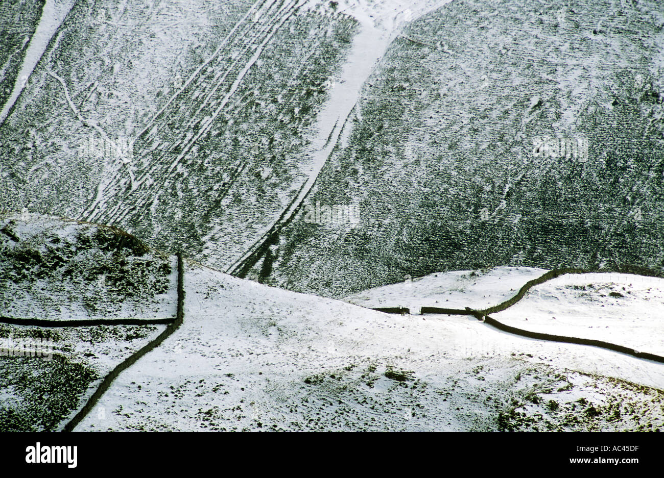 Hängen des Berges Cadair Idris Schnee Snowdonia Gwynedd Wales UK 43489JM2 Stockfoto