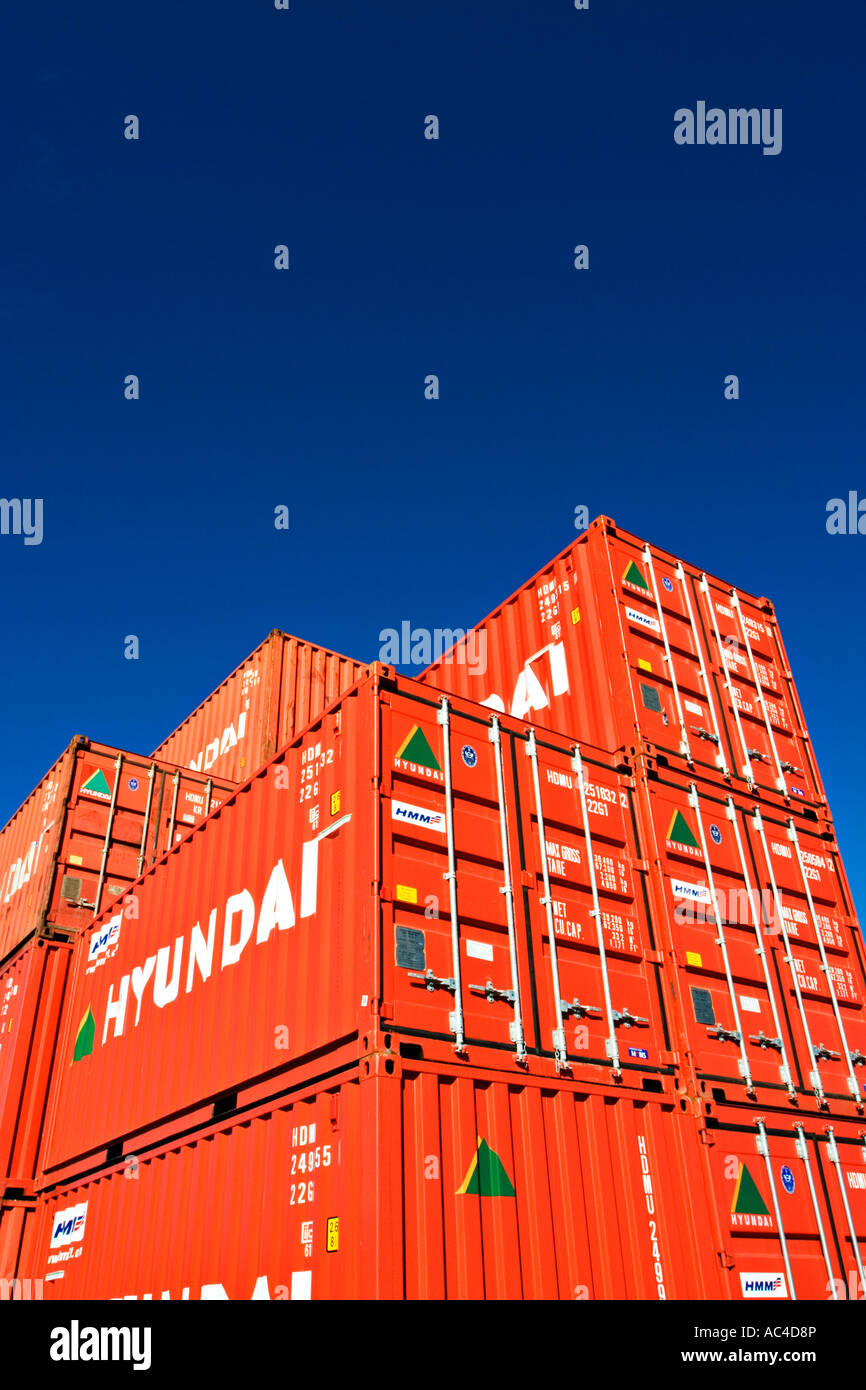 Schifffahrt / Shipping Container gestapelt an einem Terminal in der "Hafen von Melbourne" Victoria Australien. Stockfoto