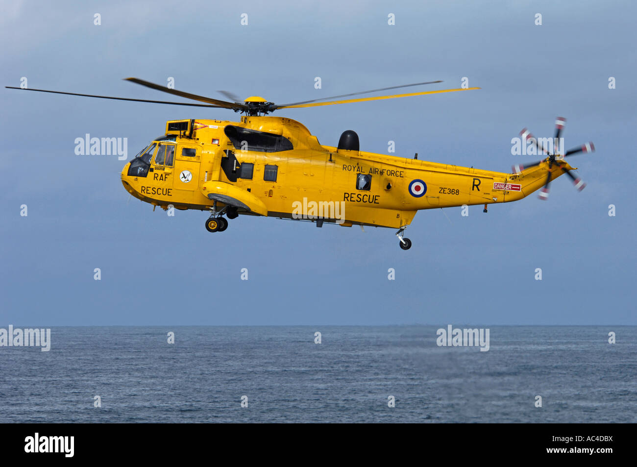 RAF Seaking auf küstennahen Übung vor der Morayshire Küste Nord-Ost-Schottland Stockfoto