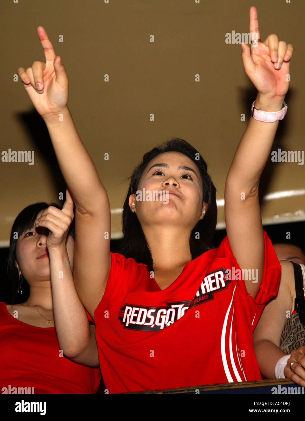 South Korea (Republik) Fans beobachten 2006 World Cup Finals gezogen Spiel Vs Frankreich, Cafe de Paris, London Stockfoto