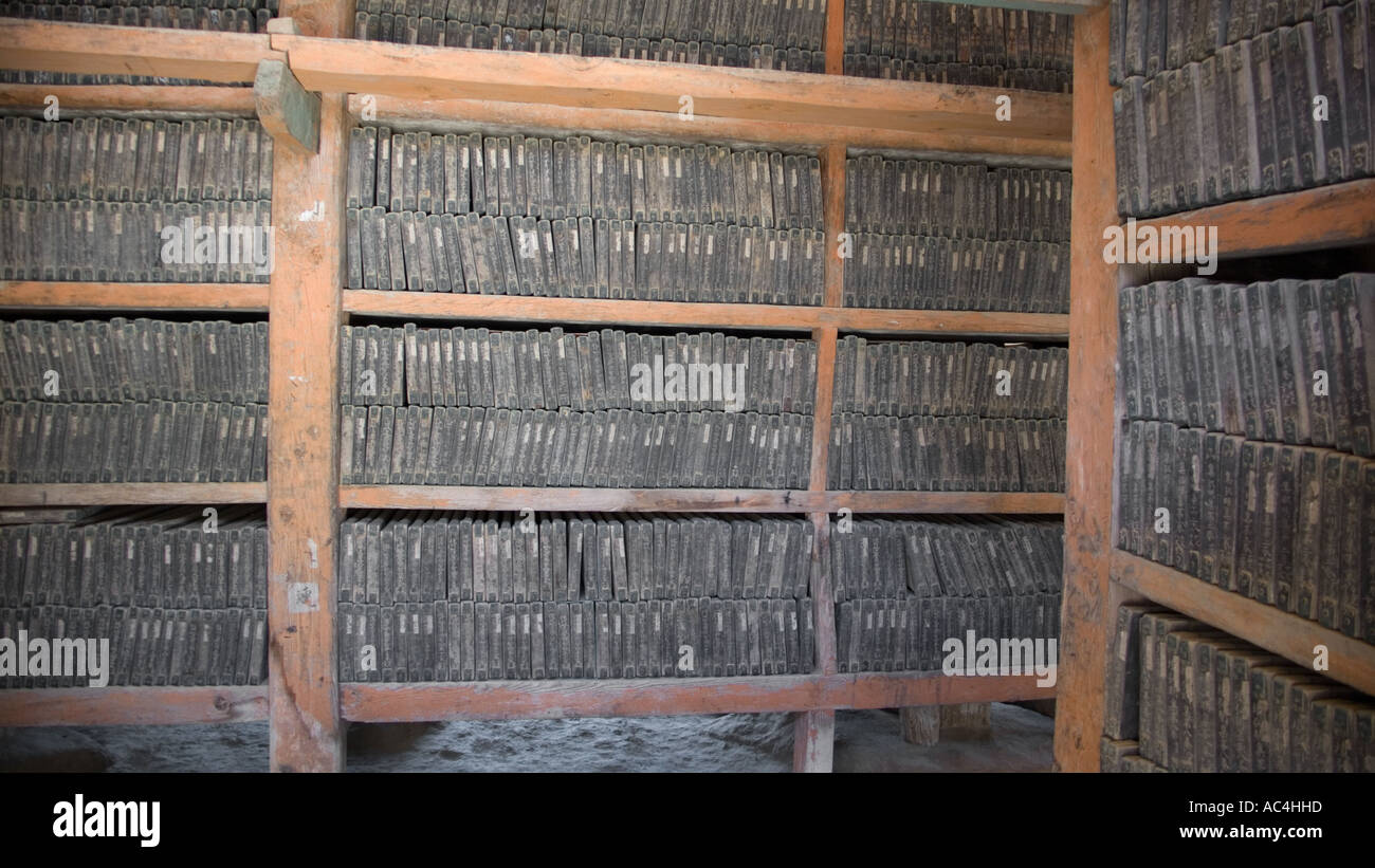 Tripitaka library -Fotos und -Bildmaterial in hoher Auflösung – Alamy