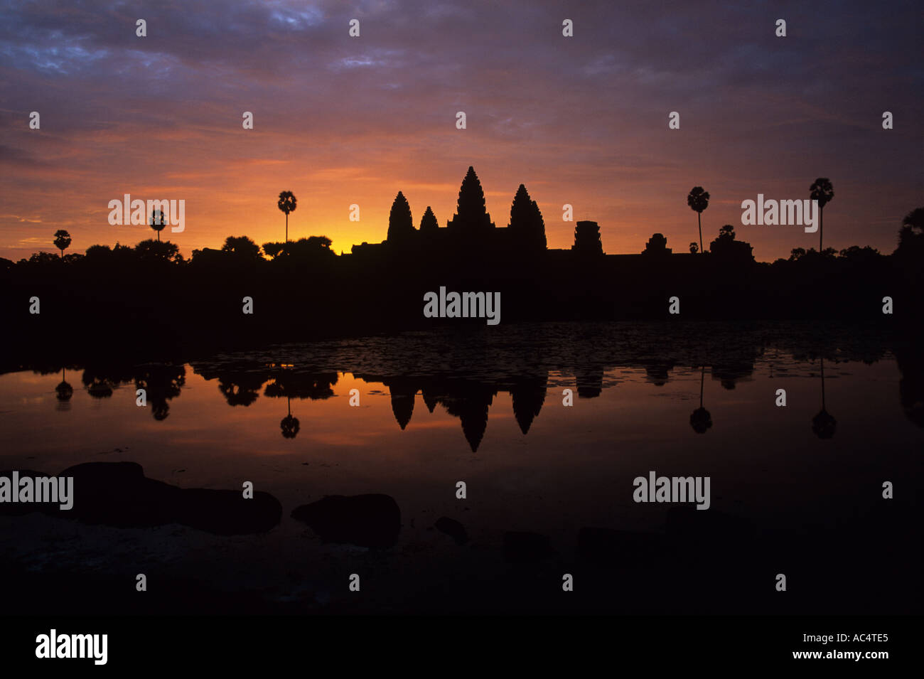 Sonnenaufgang über Angkor Wat, Kambodscha Stockfoto