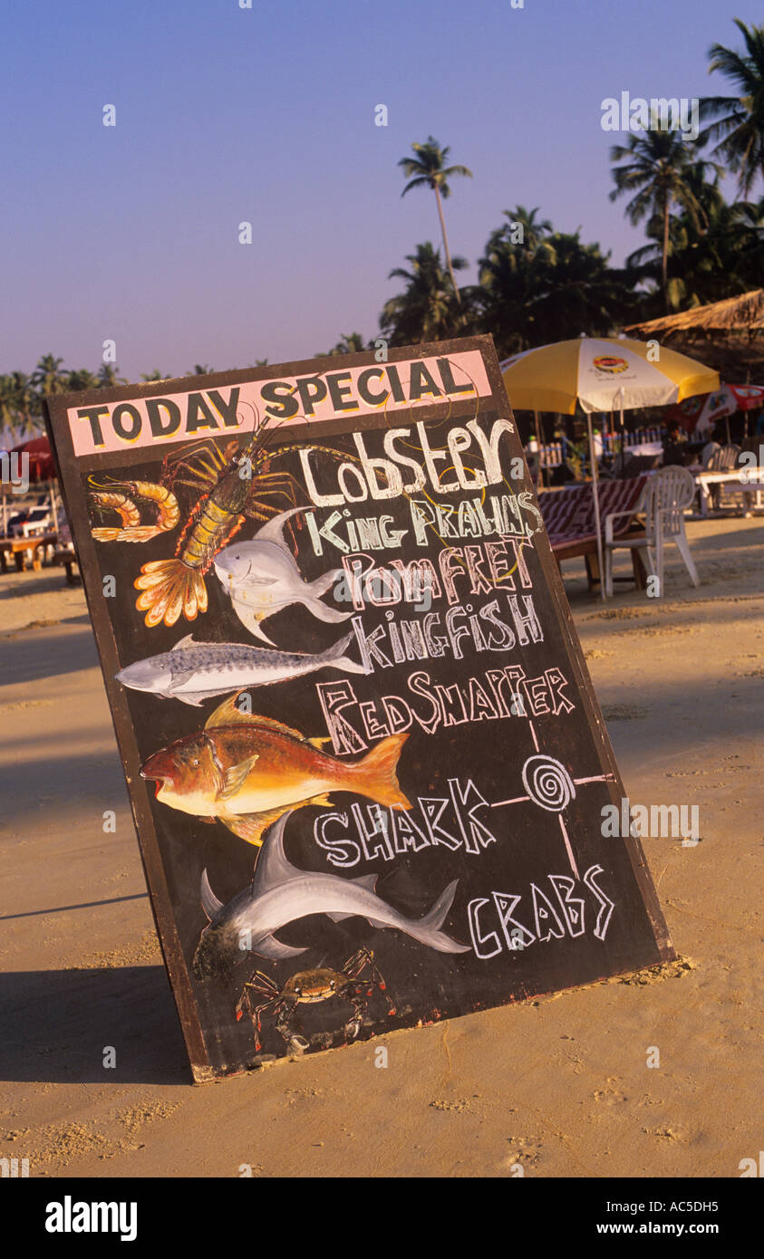 Strand-Hütte Restaurant Zeichen Colva Goa Indien Stockfoto