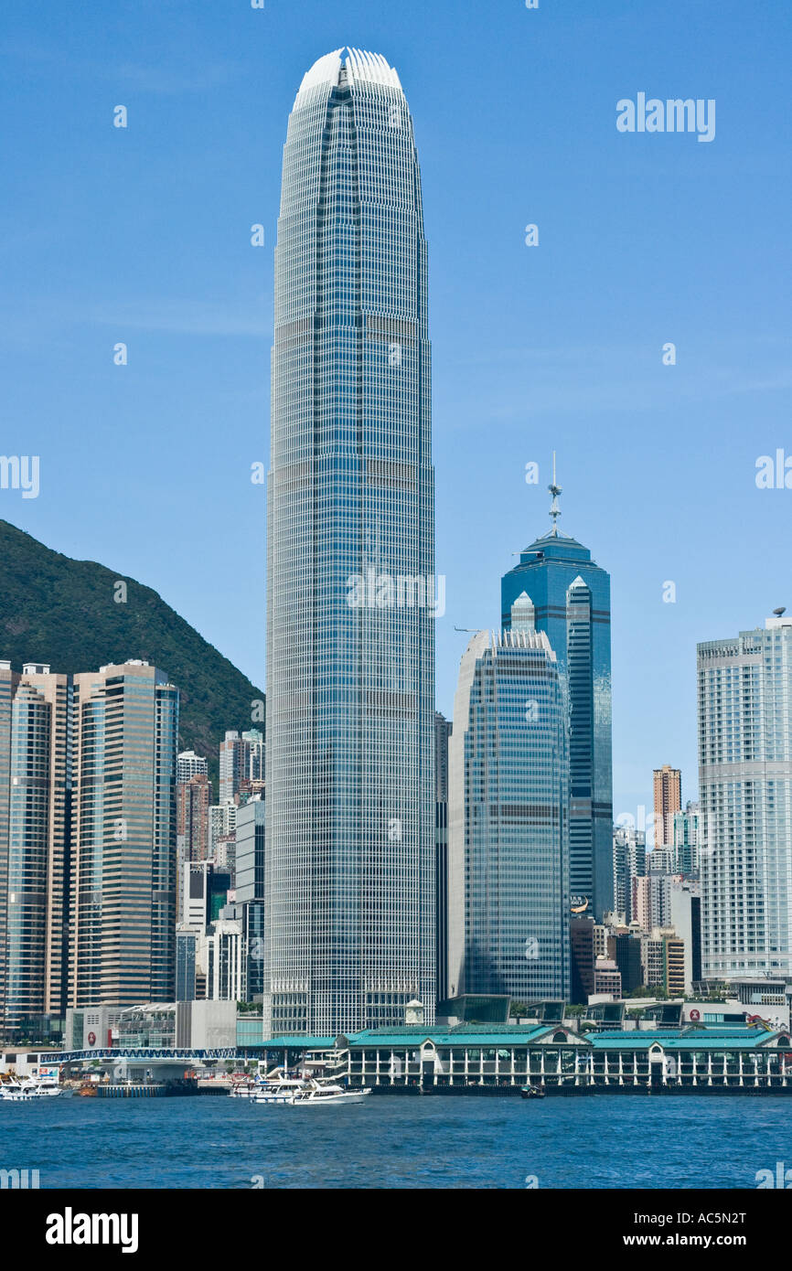IFC International Finance Centre und Mittel-Piers Hongkong SAR Stockfoto