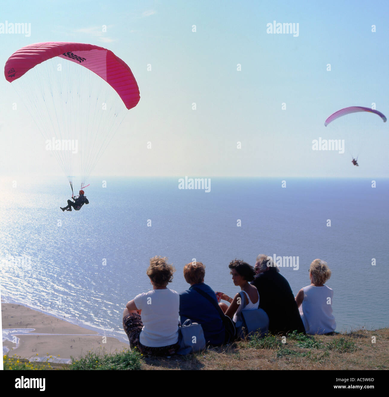 Hängegleiter von Cap Blanc Nez bei Calais Frankreich Stockfoto