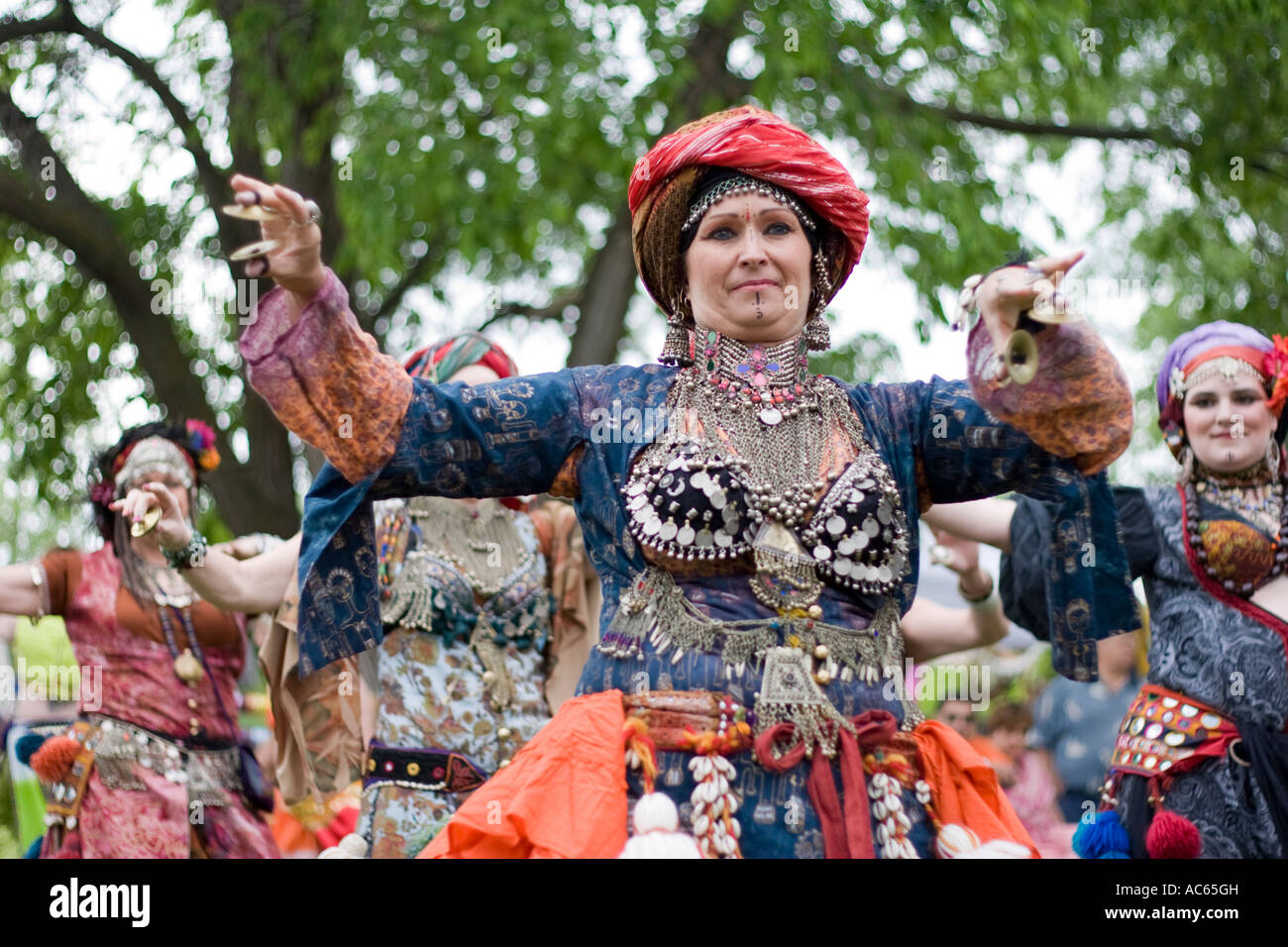 Frauen Bauchtanz bei einem Renaissance Festival in Nebraska. Stockfoto