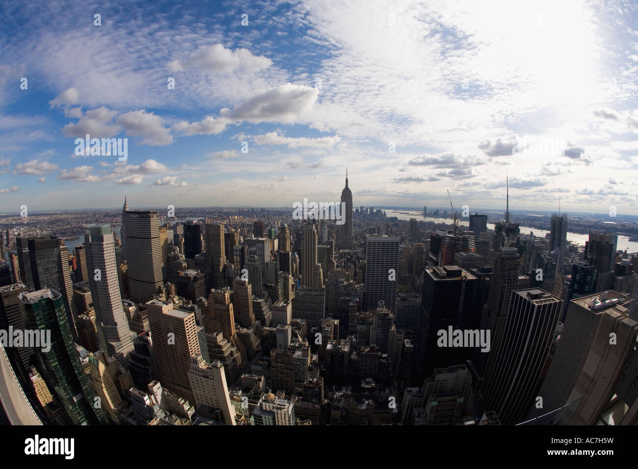 Zeigen Sie südlich von der Spitze des Rockefeller Center Zentrum Gebäude Empire State Gebäude Manhattan New York City USA an Stockfoto