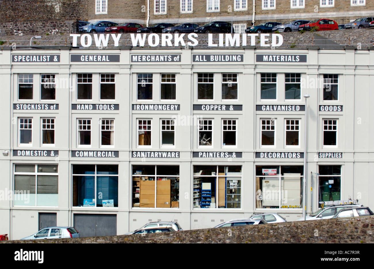 Traditionelle Ironmongers Towy Works Ltd gegründet 1795 Carmarthen Carmarthenshire Wales UK Stockfoto