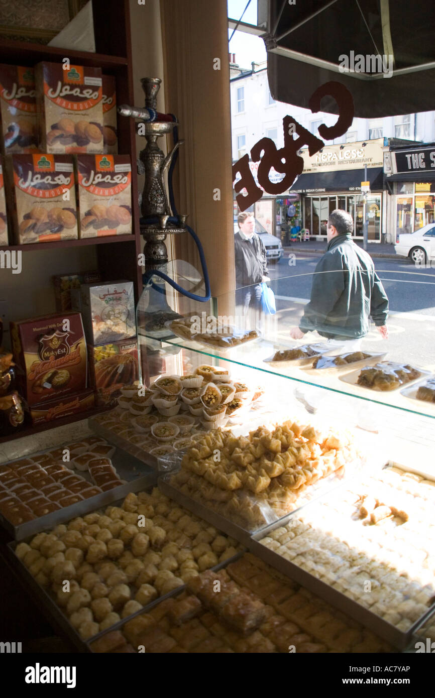 "Mutter Fall" Konditorei auf dem Uxbridge Road, Shepards Bush, London, 10. März 2006 Stockfoto