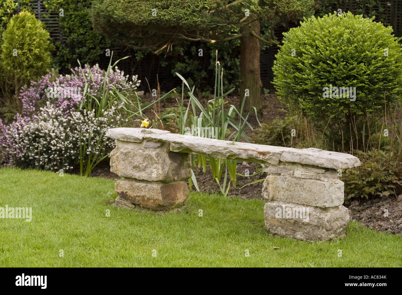 Leere Stein Garten-Sitzplatz Stockfoto, Bild: 13071906 - Alamy Leere Stein Garten-Sitzplatz Stockfoto, Bild: 13071906 - Alamy
