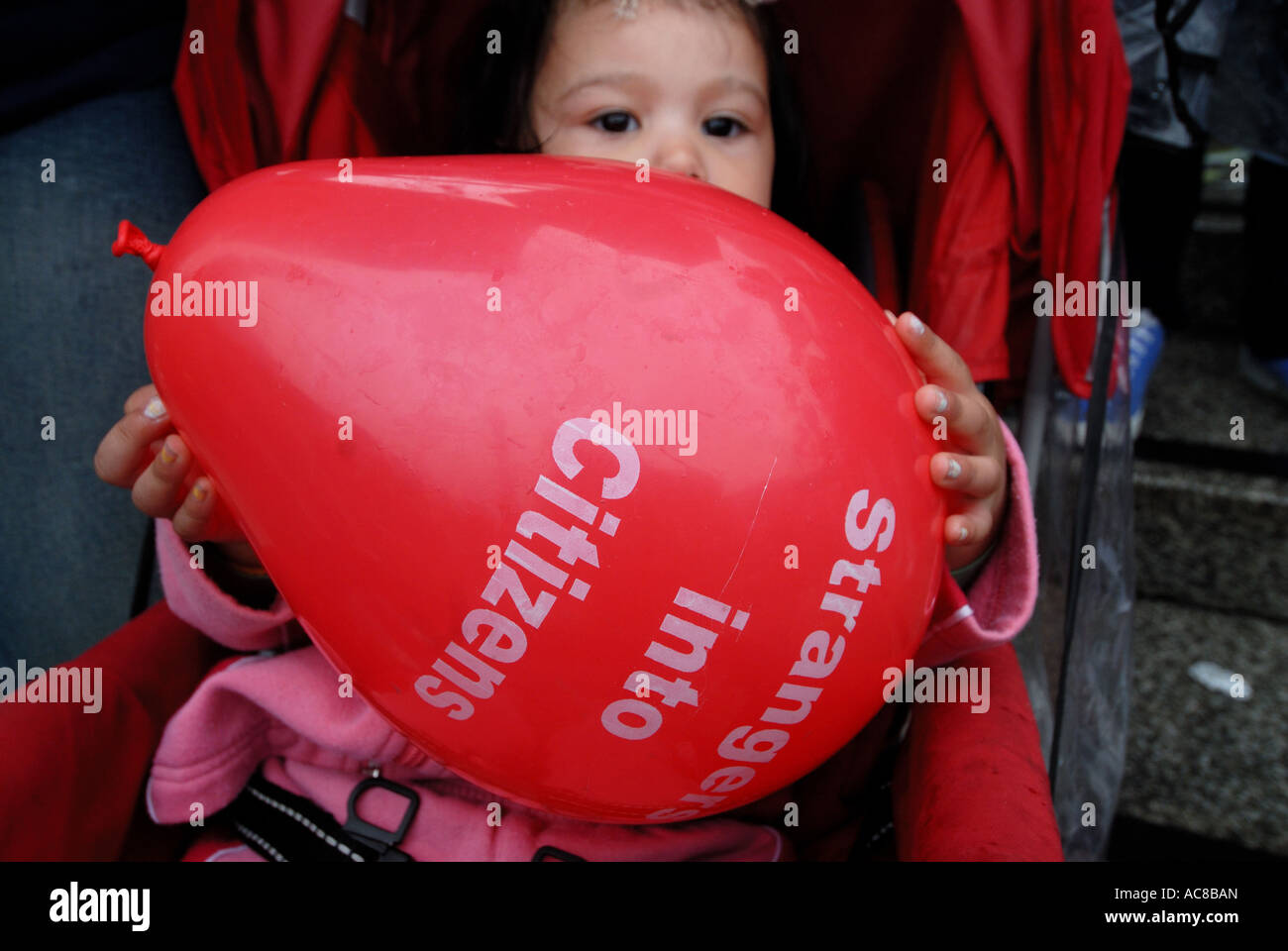 London England Fremden in Bürger Demonstration 7. Mai 2007 anspruchsvolle Staatsbürgerschaft für diejenigen eingestuft als illegale Einwanderer Stockfoto
