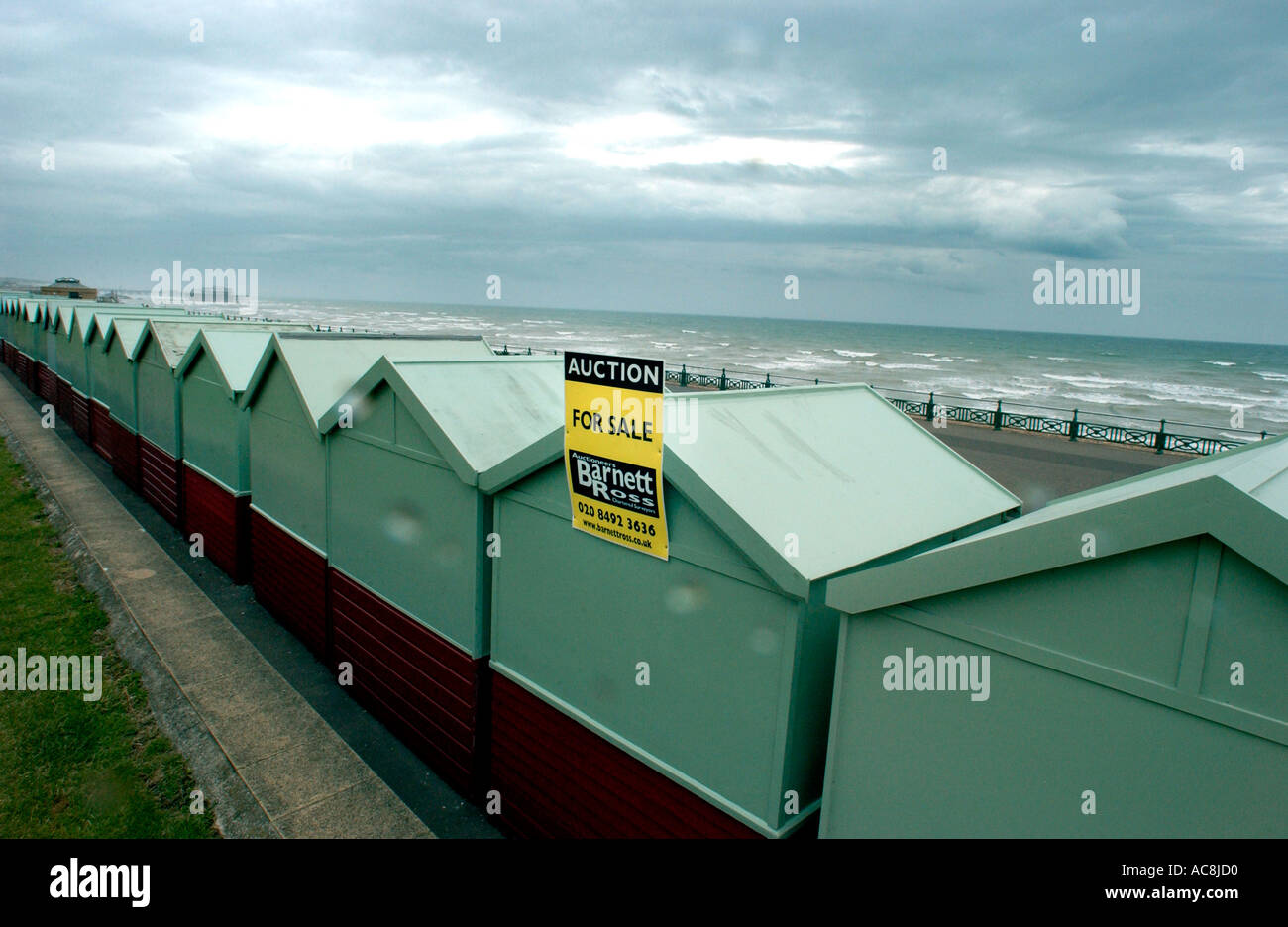 Strandhütte auf Hove am Meer zum Verkauf Stockfoto