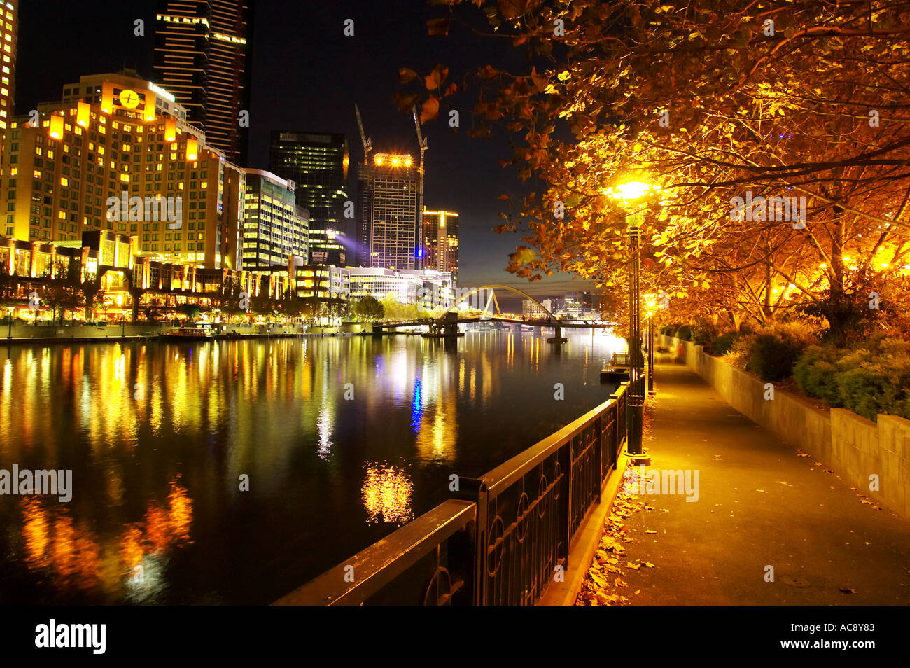 Southbank Yarra River und Flinders laufen Melbourne Victoria Australien Stockfoto